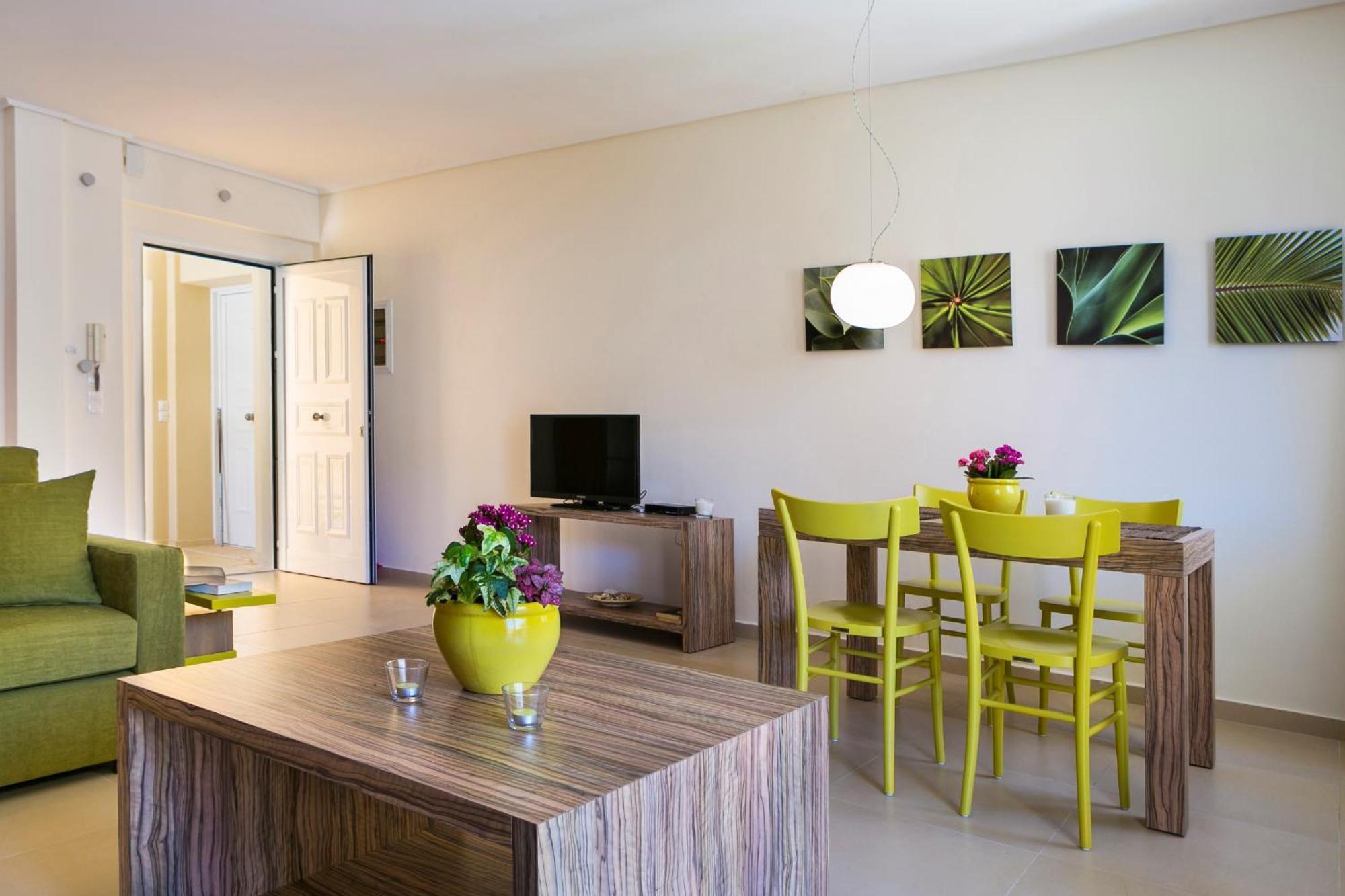 Meliti Waterfront Suites Karavomylos Exterior photo