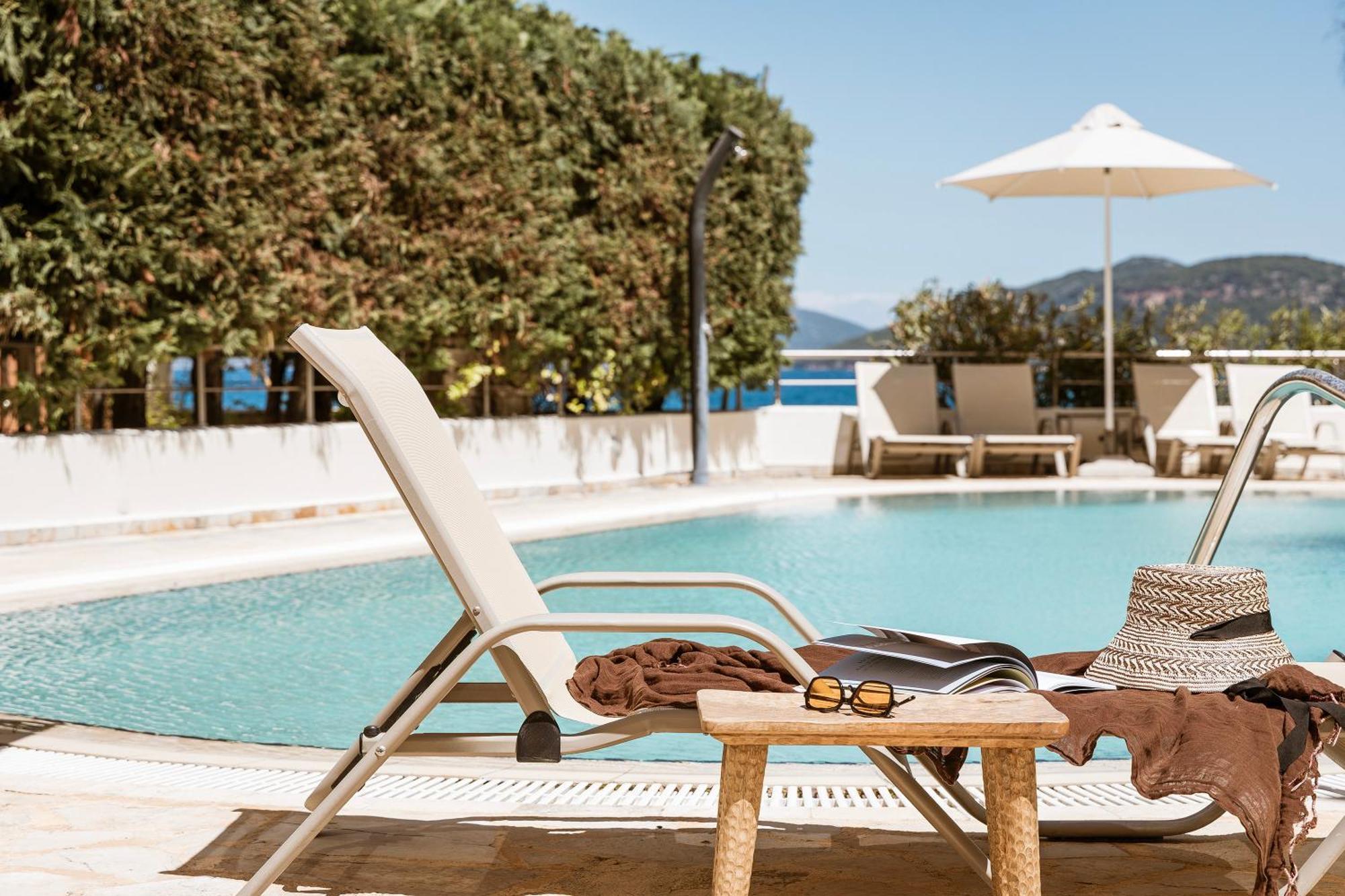 Meliti Waterfront Suites Karavomylos Exterior photo