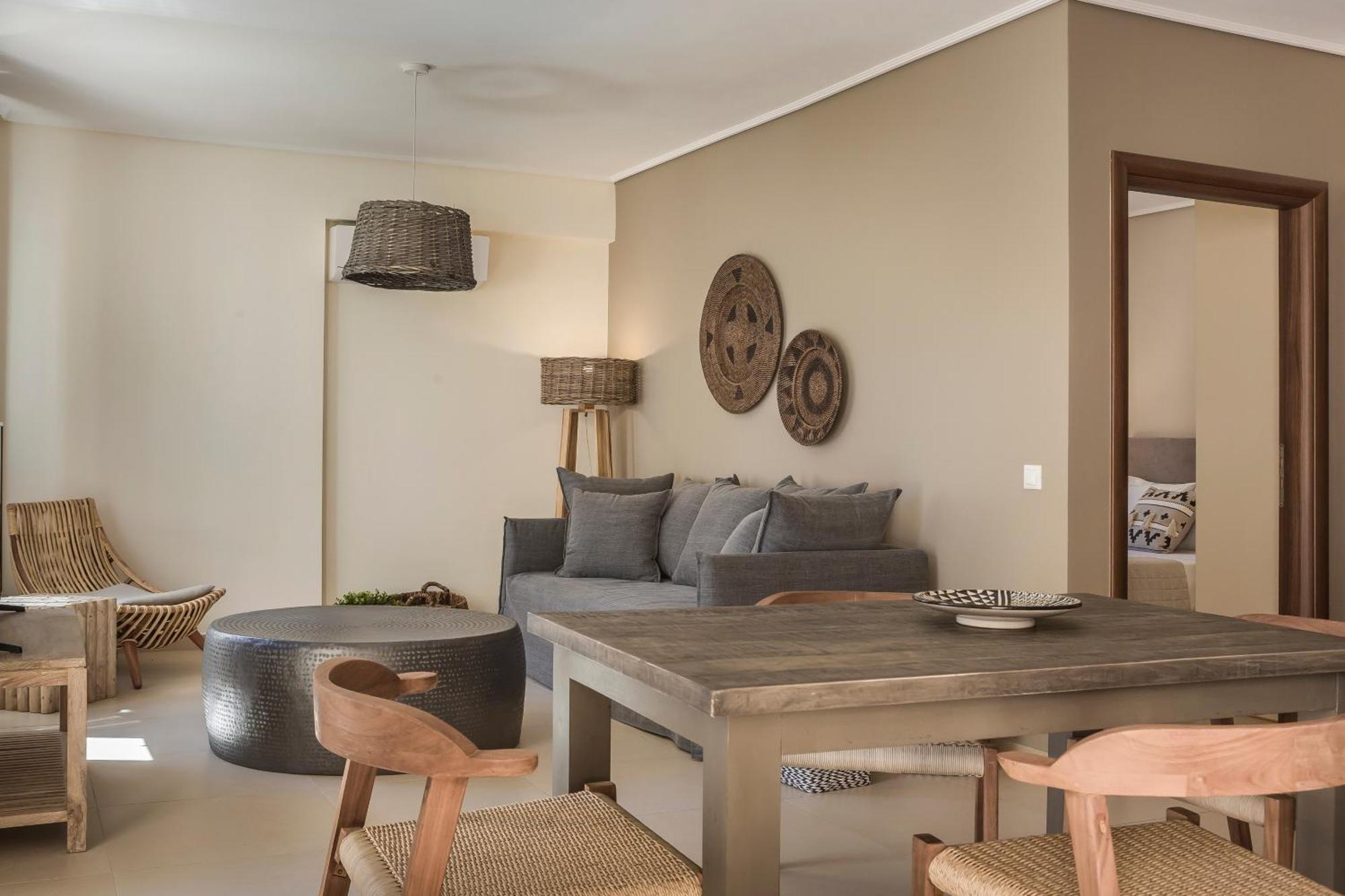 Meliti Waterfront Suites Karavomylos Exterior photo
