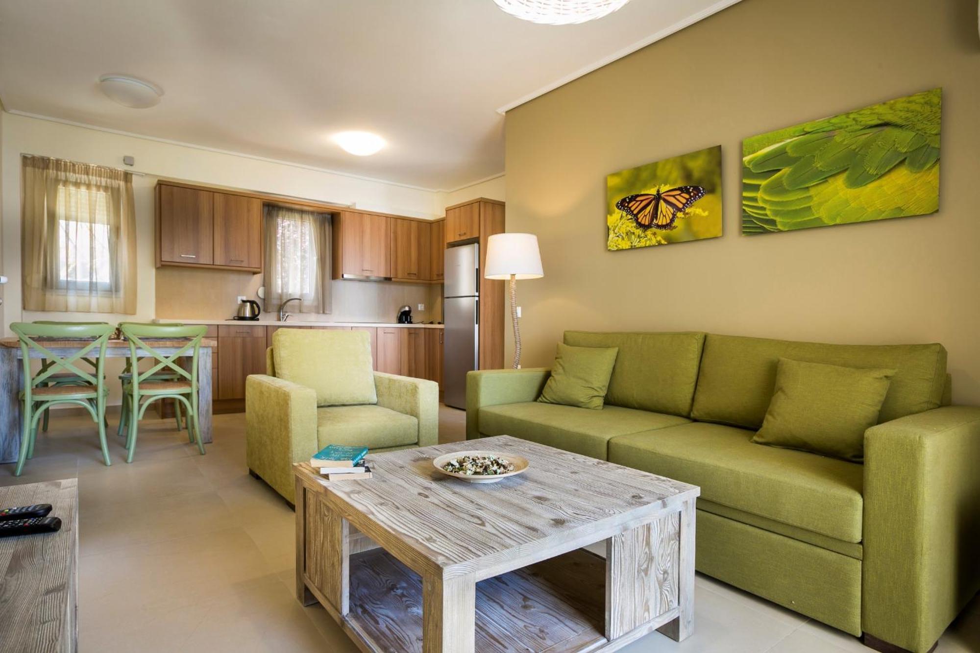 Meliti Waterfront Suites Karavomylos Exterior photo