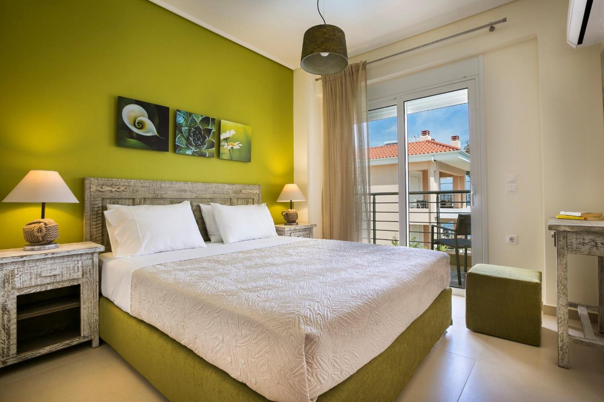 Meliti Waterfront Suites Karavomylos Exterior photo