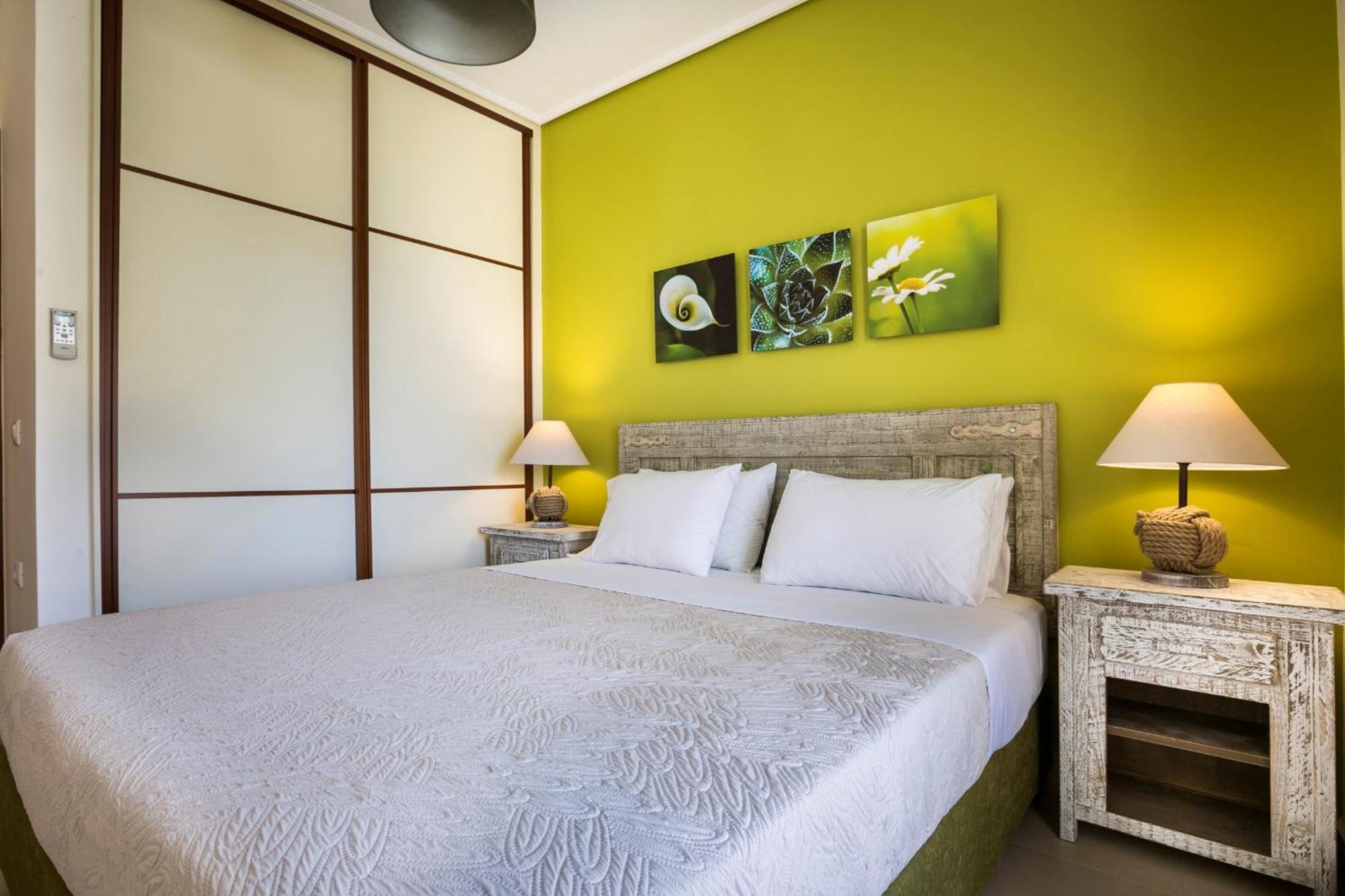 Meliti Waterfront Suites Karavomylos Exterior photo